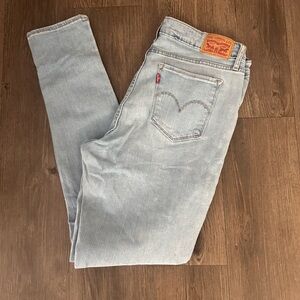 Levi’s Light Blue Denim Jeans